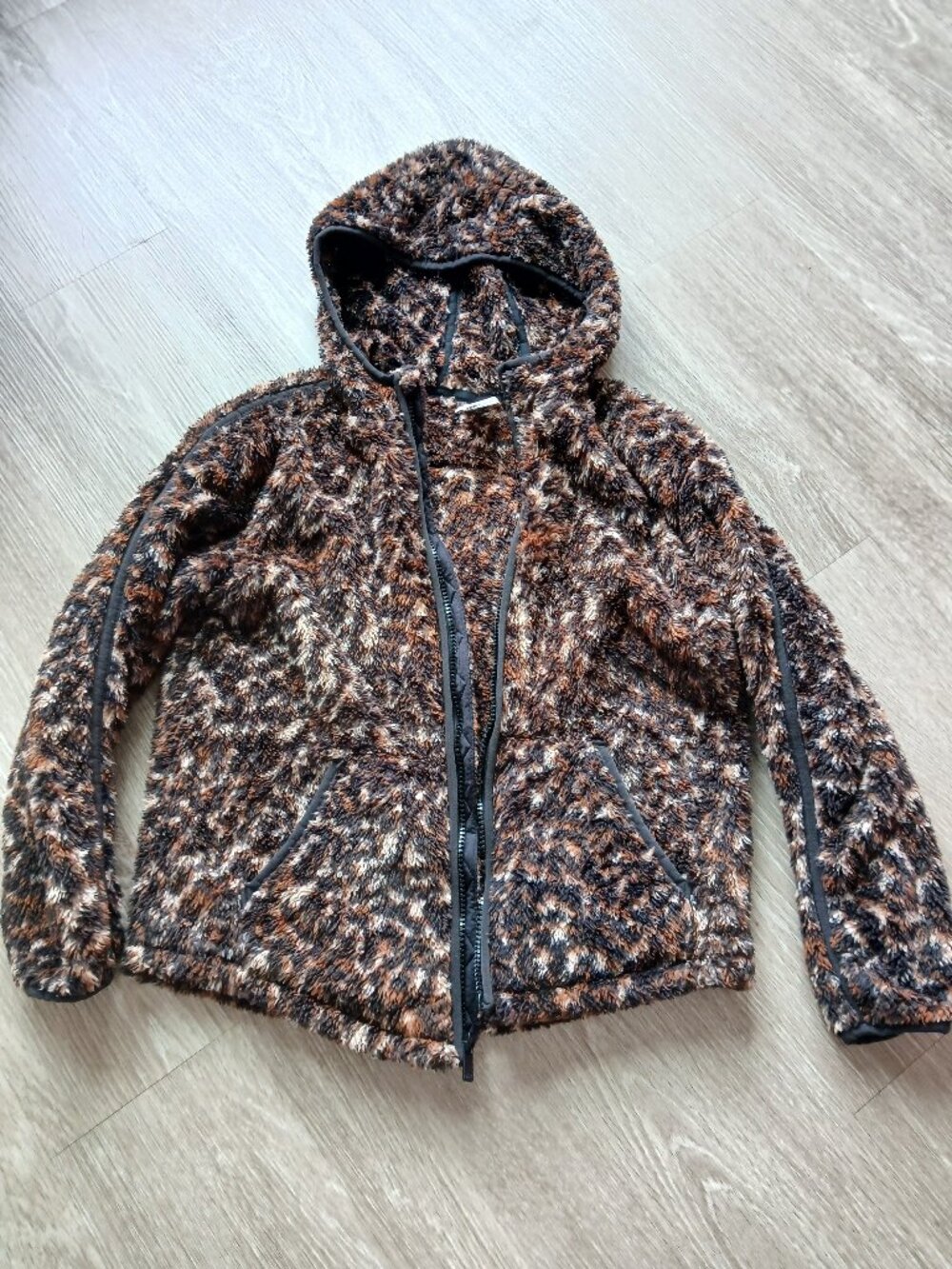 NWOT ALL IN MOTION LARGE FLEECE JACKET